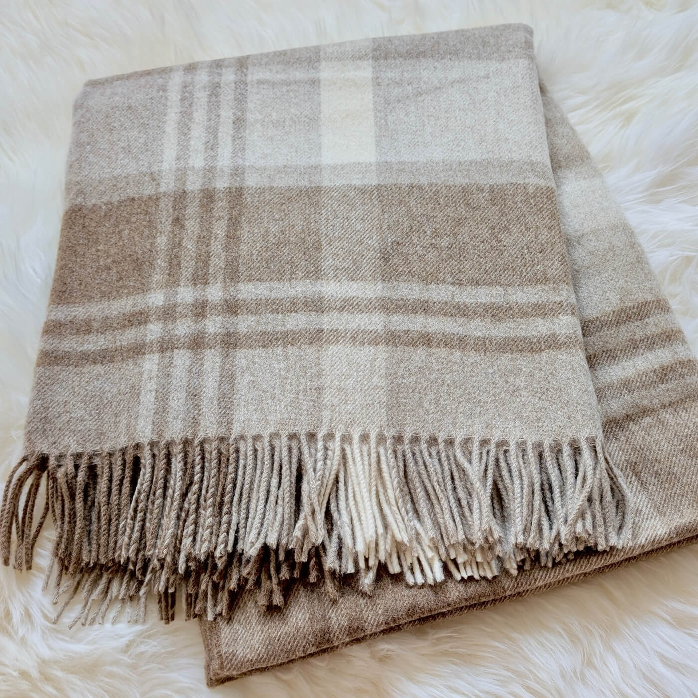 Pătură 100% din lână Merino Port Ellen, Bej & Crem - model britanic în carouri
