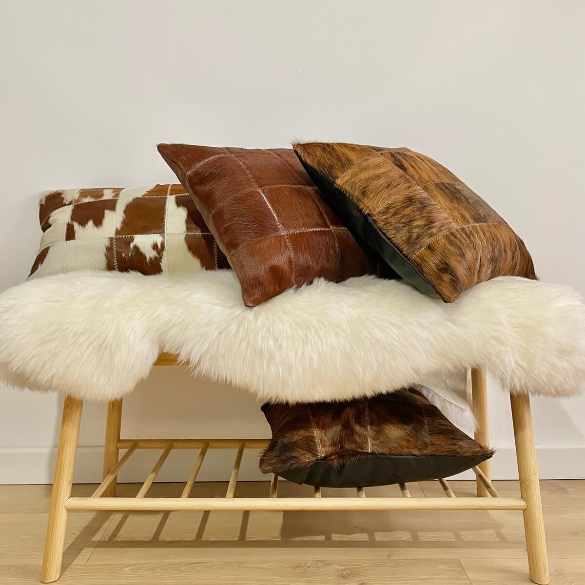 Perne Decorative din Piele Naturala de Vaca nuante de maro si alb