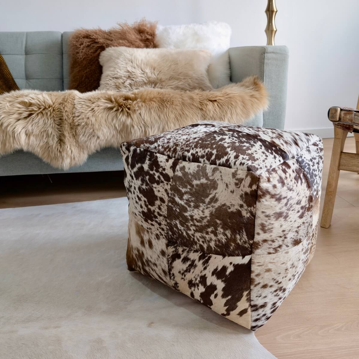 Taburet puf din piele naturala de vaca, Maro & Alb