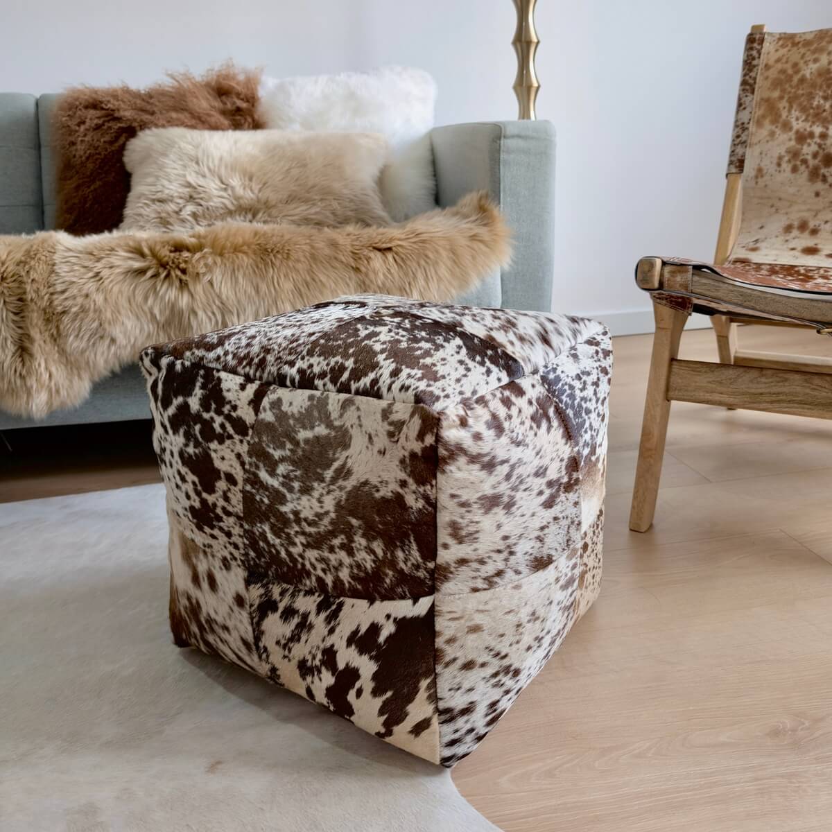 Taburet puf din piele naturala de vaca, Maro & Alb, patrat