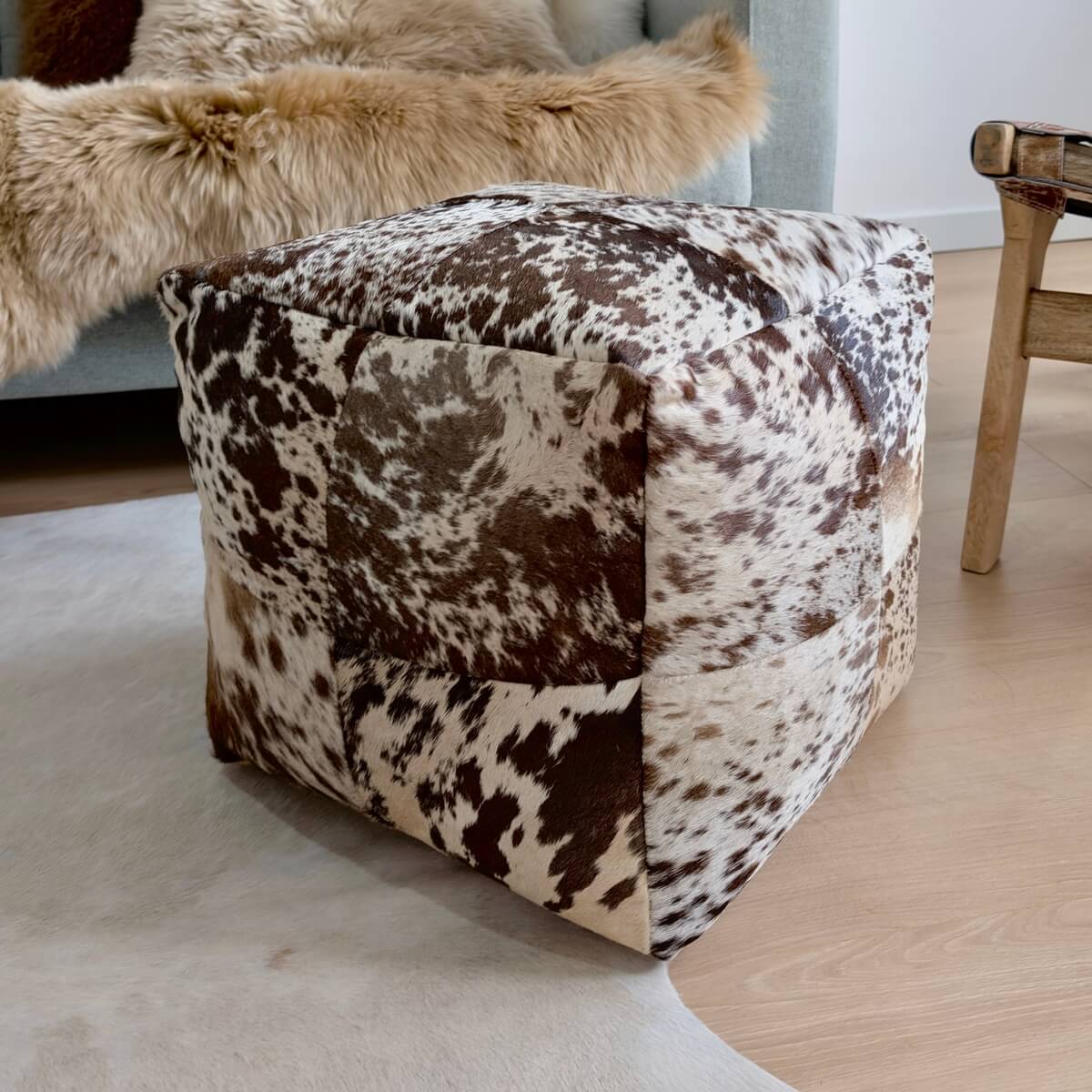 Taburet puf din piele naturala de vaca, Maro & Alb, zoom