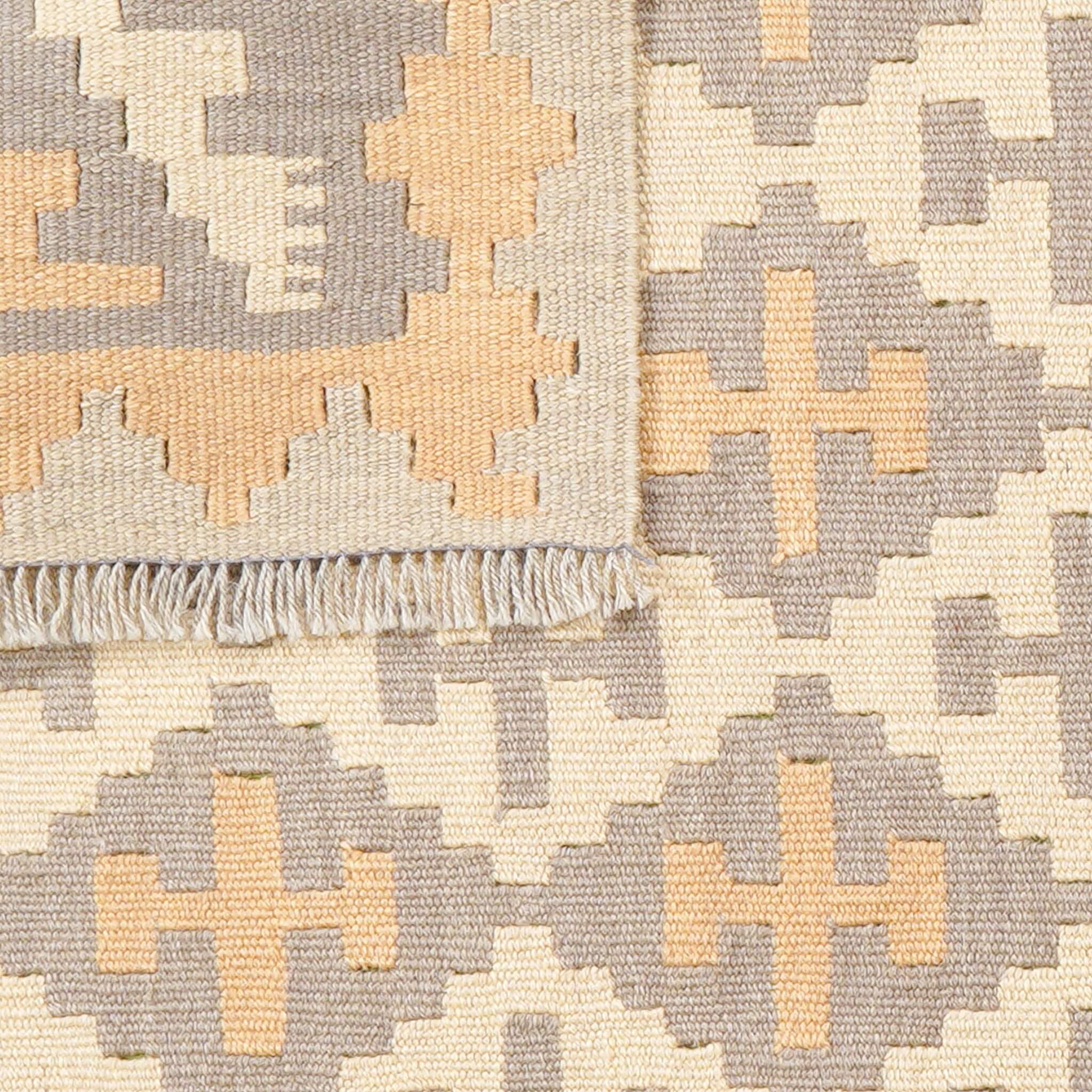 Traversa reversibila din lână țesuta plat cu traditional geometrice in culori de gri si bej si franjuri mici, Kilim Gashghai (195cm x 84cm)