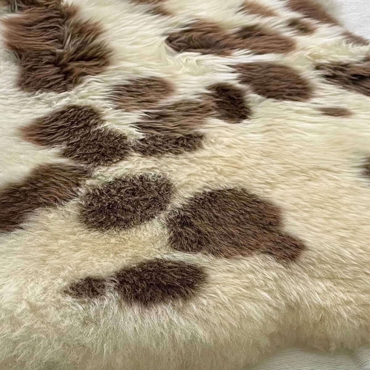 covoare din blana de oaie Texel, naturale cu pete, pufoase si dense zoom