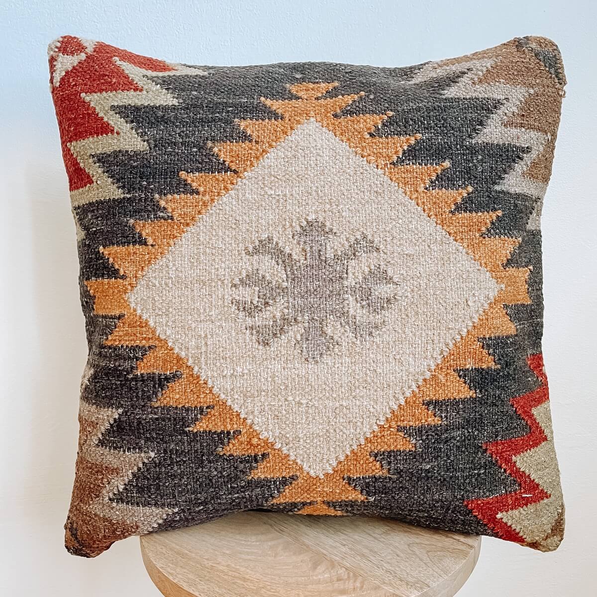 perna decorativa shahsavan creata manual din lana model kilim aztec, mango+bloom