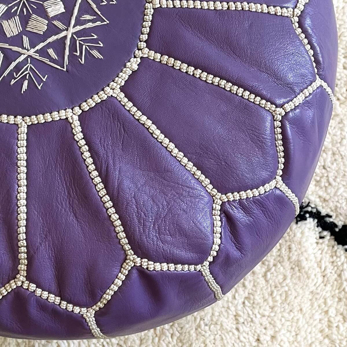 taburet puf marocan pentru fotoliu realizat manual din piele naturala culoare mov lila, zoom