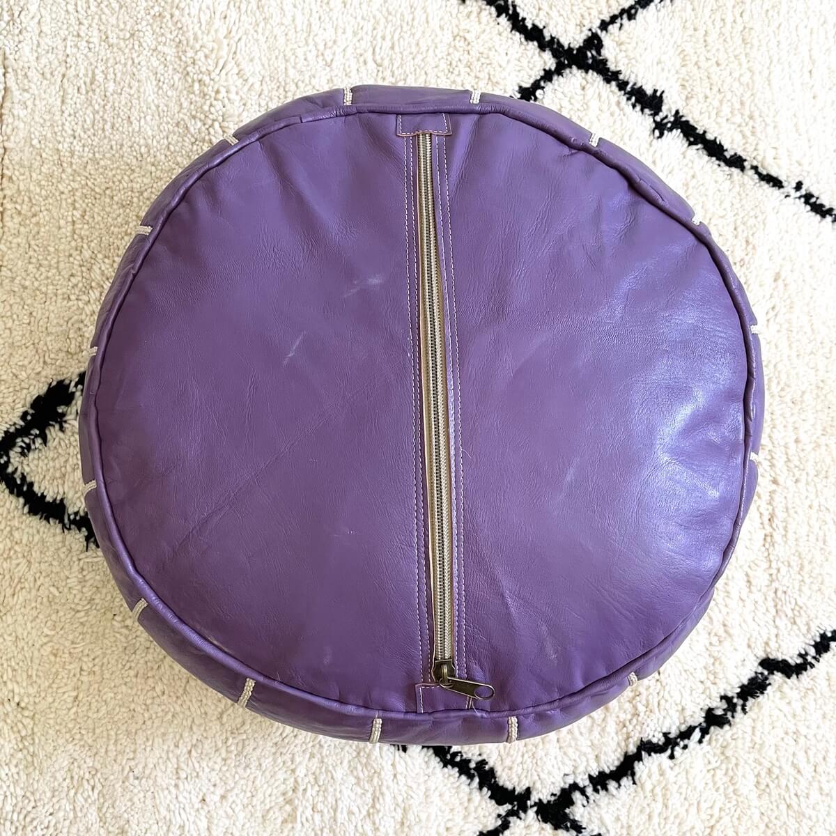 taburet puf marocan pentru fotoliu realizat manual din piele naturala culoare mov lila, spate