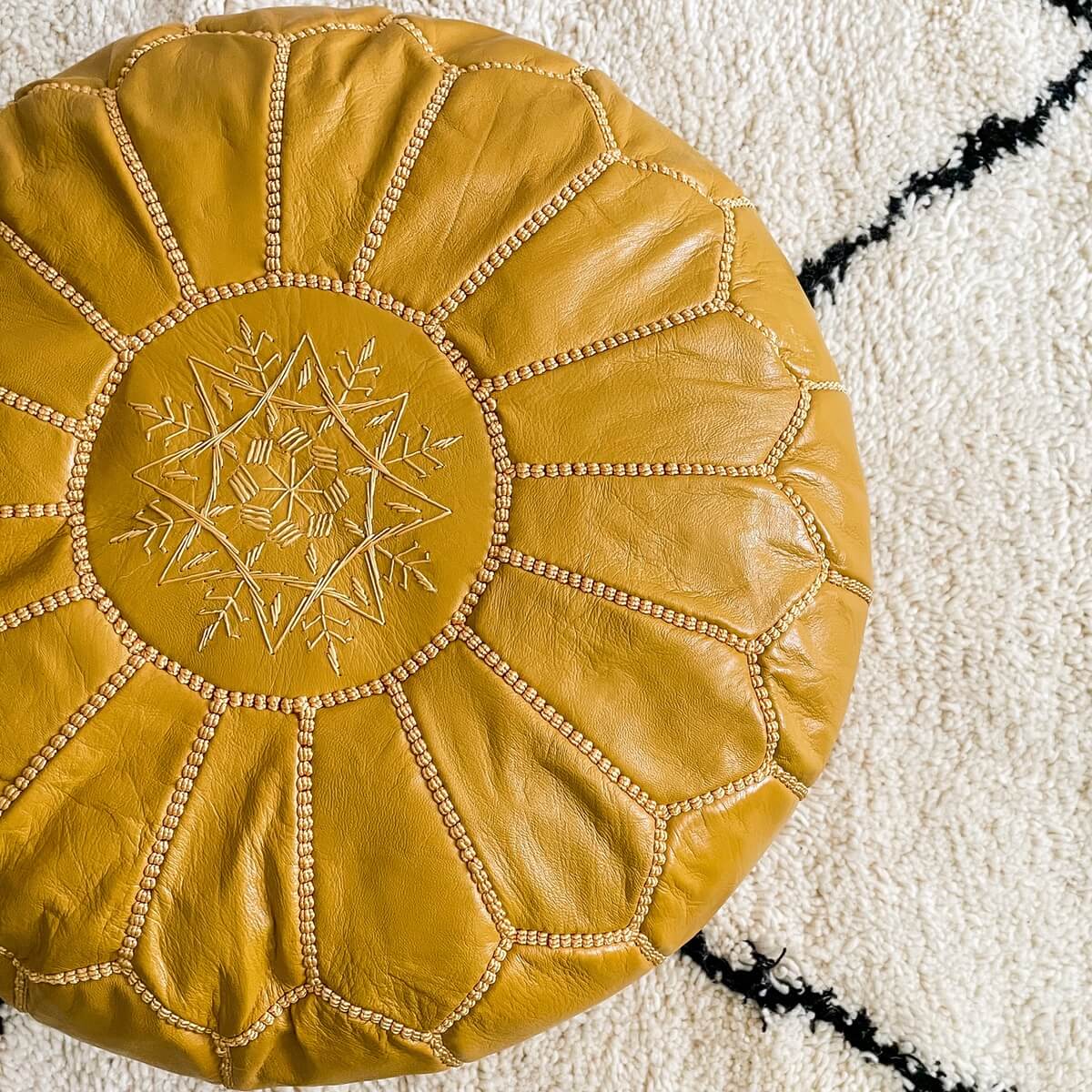 taburet puf autentic marocan din piele naturala de capra, handmade galben, zoom