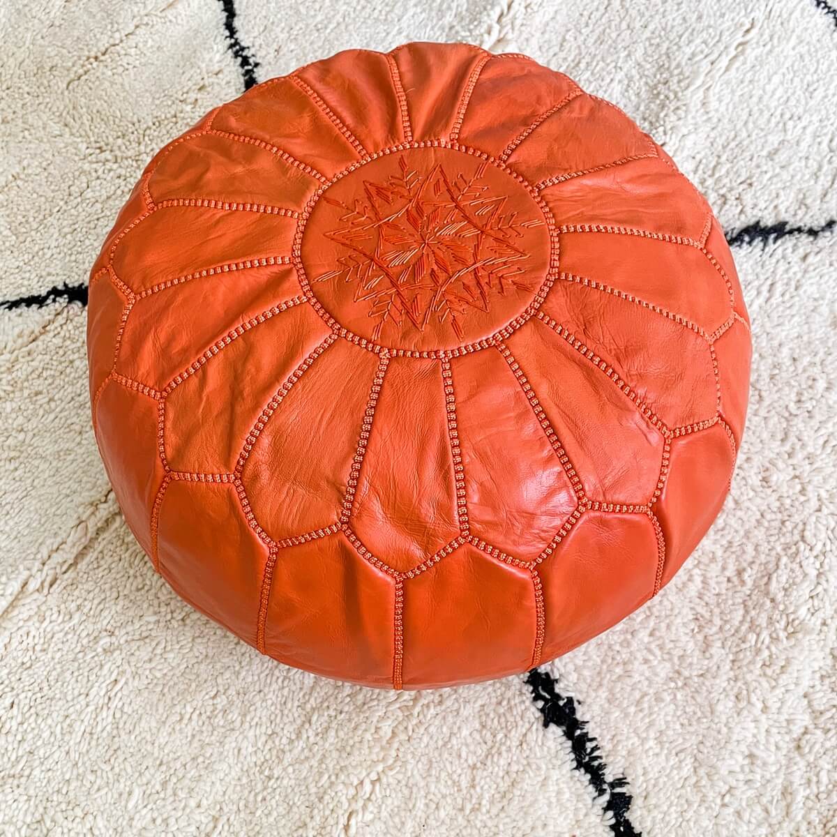 puf marocan din piele de tip taburet culoare portocaliu, mango+bloom