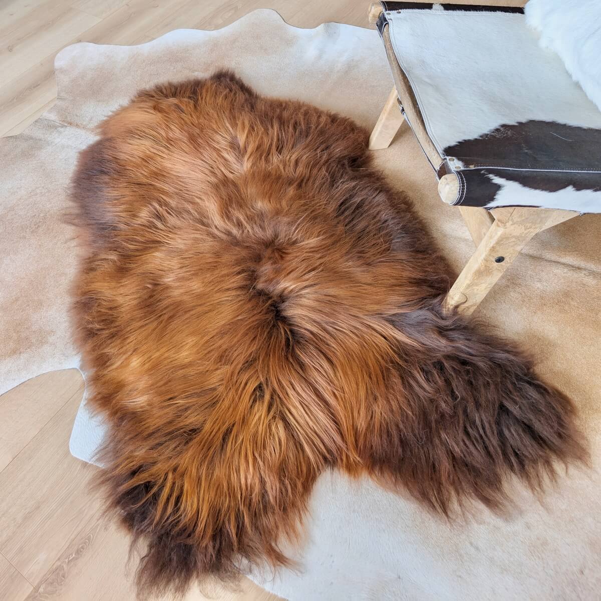 Covor din Blana Naturala de Oaie Islandeza cu fir extra lung de minim 10 cm, Maro Ruginiu 130 x 80 cm, expus