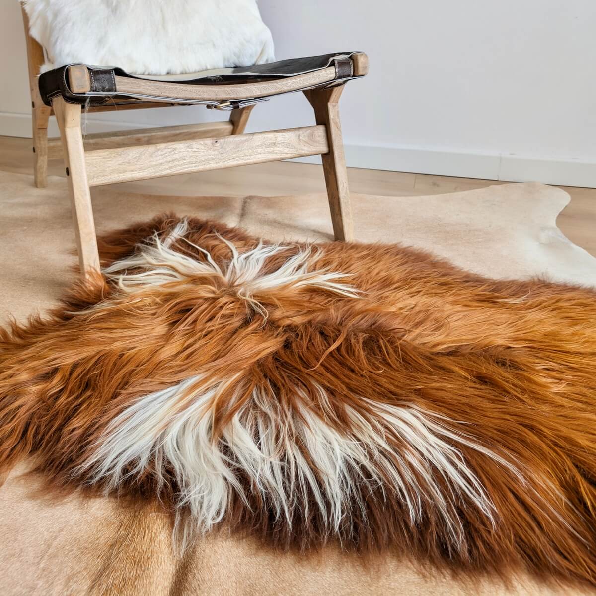 Covor din Blana Naturala de Oaie Islandeza cu fir extra lung de minim 10 cm, Ruginiu cu Alb 130 x 80 cm, de aproape