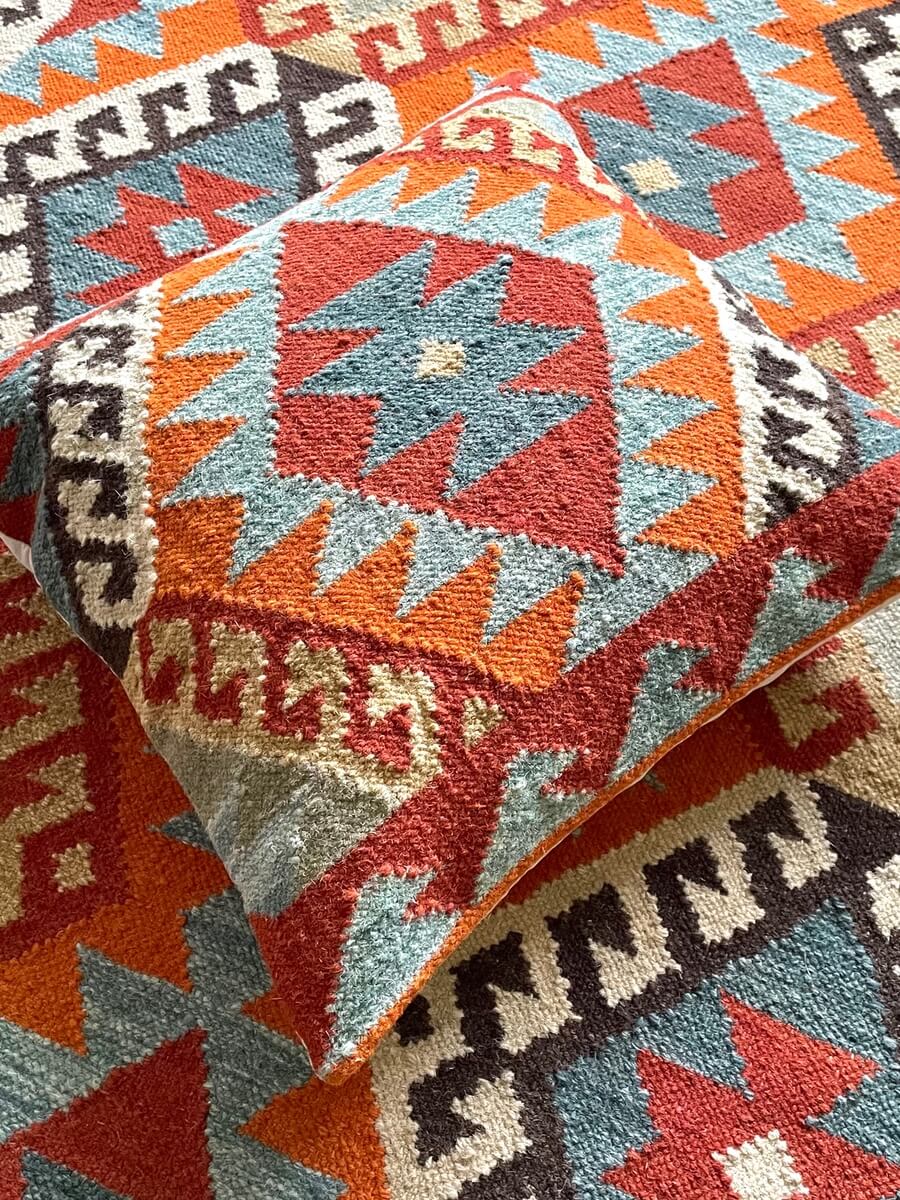 colectia de covoare si perne decorative kilim handmade in india