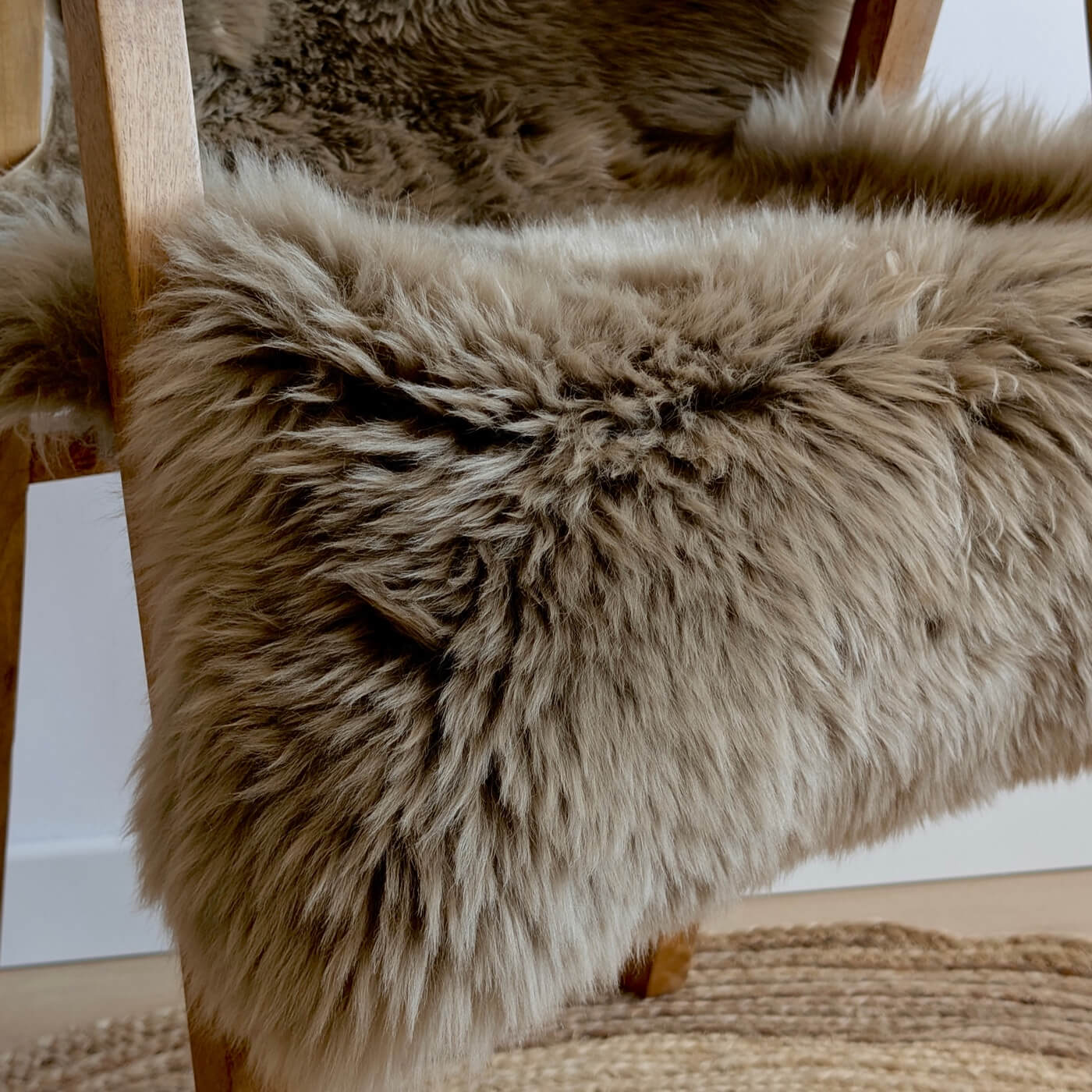 covor din blana de oaie naturala, culoare bej, dens pufos si moale cu fir lung, australian sheepskins, marime single, zoom