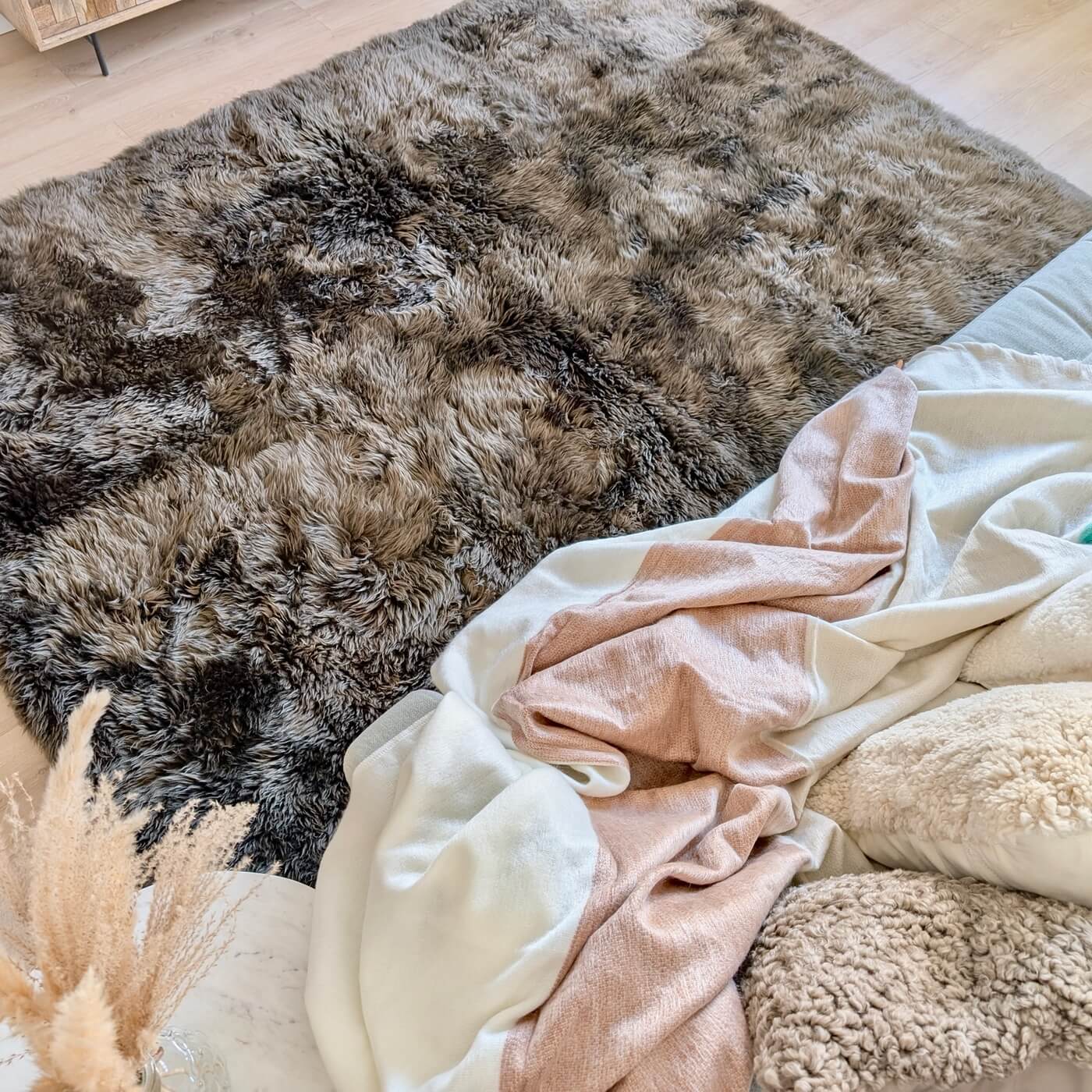 Covor Dreptunghiular din Blană Naturală de Oaie Australiană cu fir lung, Maro Cenușiu - 170 x 240 cm - idei living 2