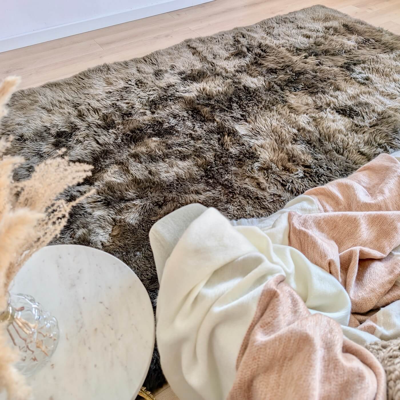 Covor Dreptunghiular din Blană Naturală de Oaie Australiană cu fir lung, Maro Cenușiu - 170 x 240 cm - întins