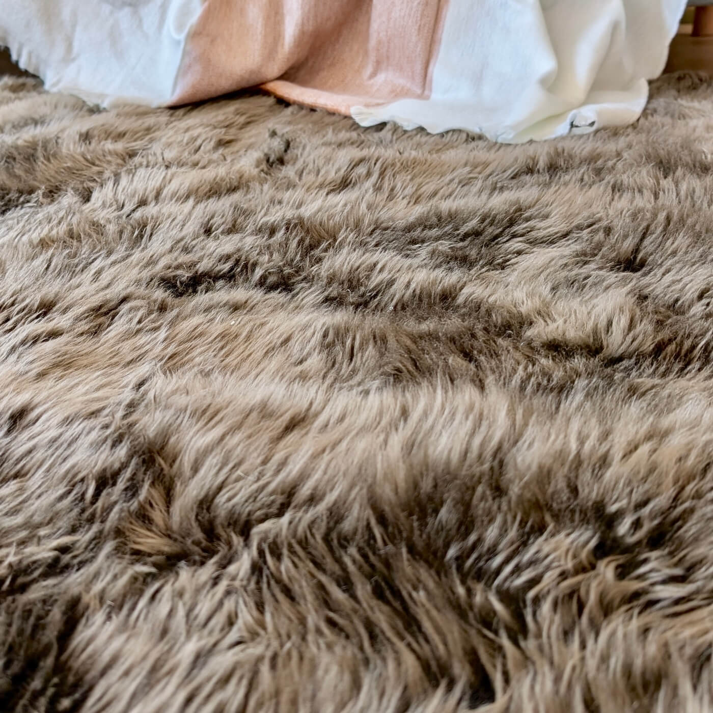 Covor Dreptunghiular din Blană Naturală de Oaie Australiană cu fir lung, Maro Cenușiu - 170 x 240 cm - zoom 