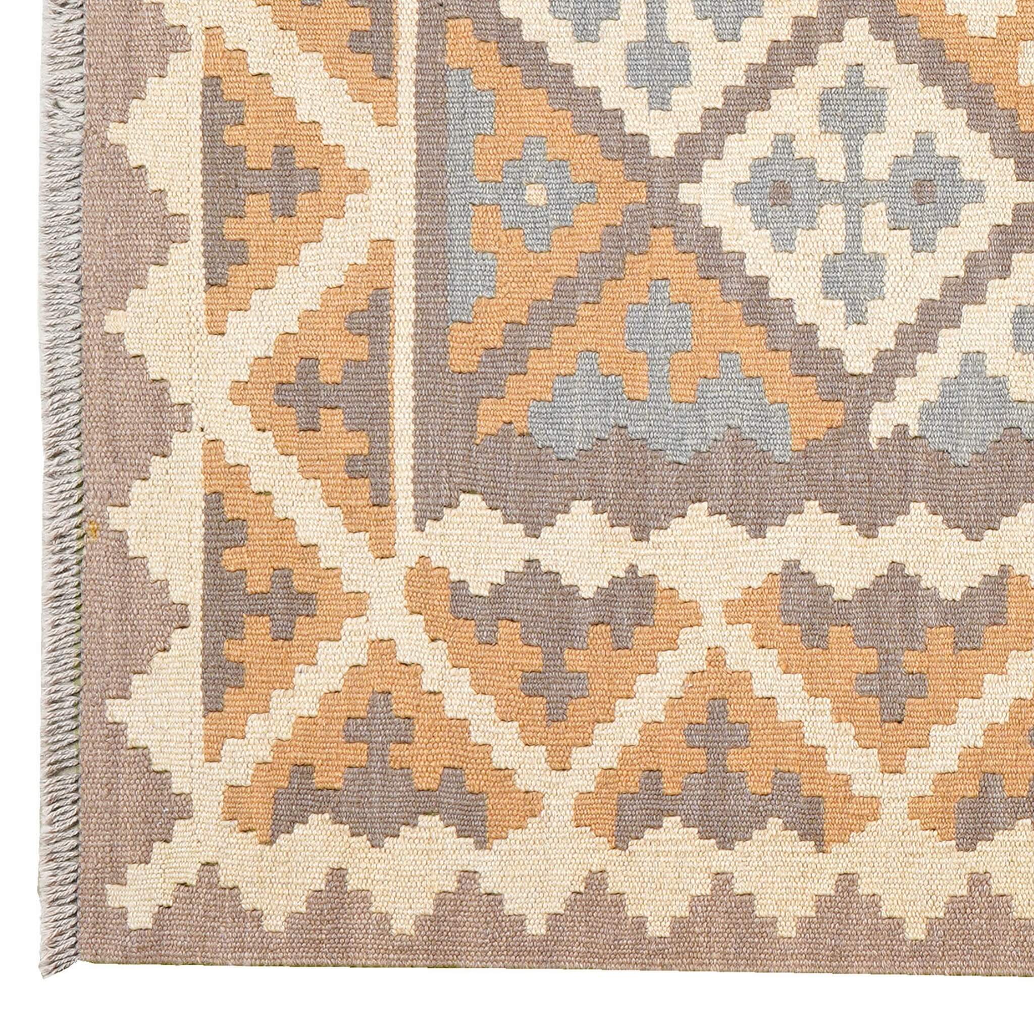 Covor din lână țesut plat cu detaliu pe motive specifice triburilor persane in bejuri si gri Kilim Gashghai (179cm x 122cm)