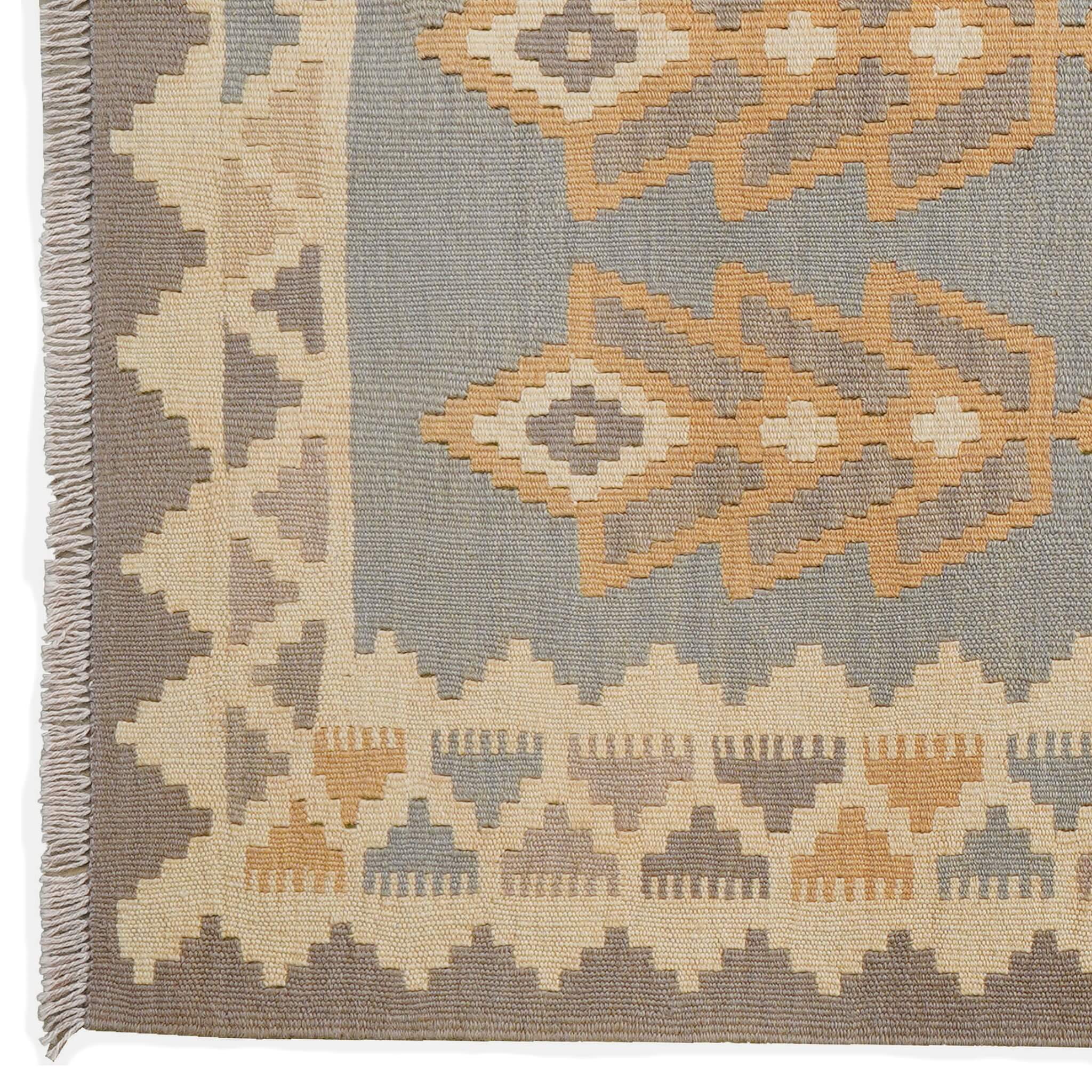 Covor din lână cu detaliu pe motive specifice triburilor persane in bejuri si gri Kilim Gashghai (178cm x 122cm)