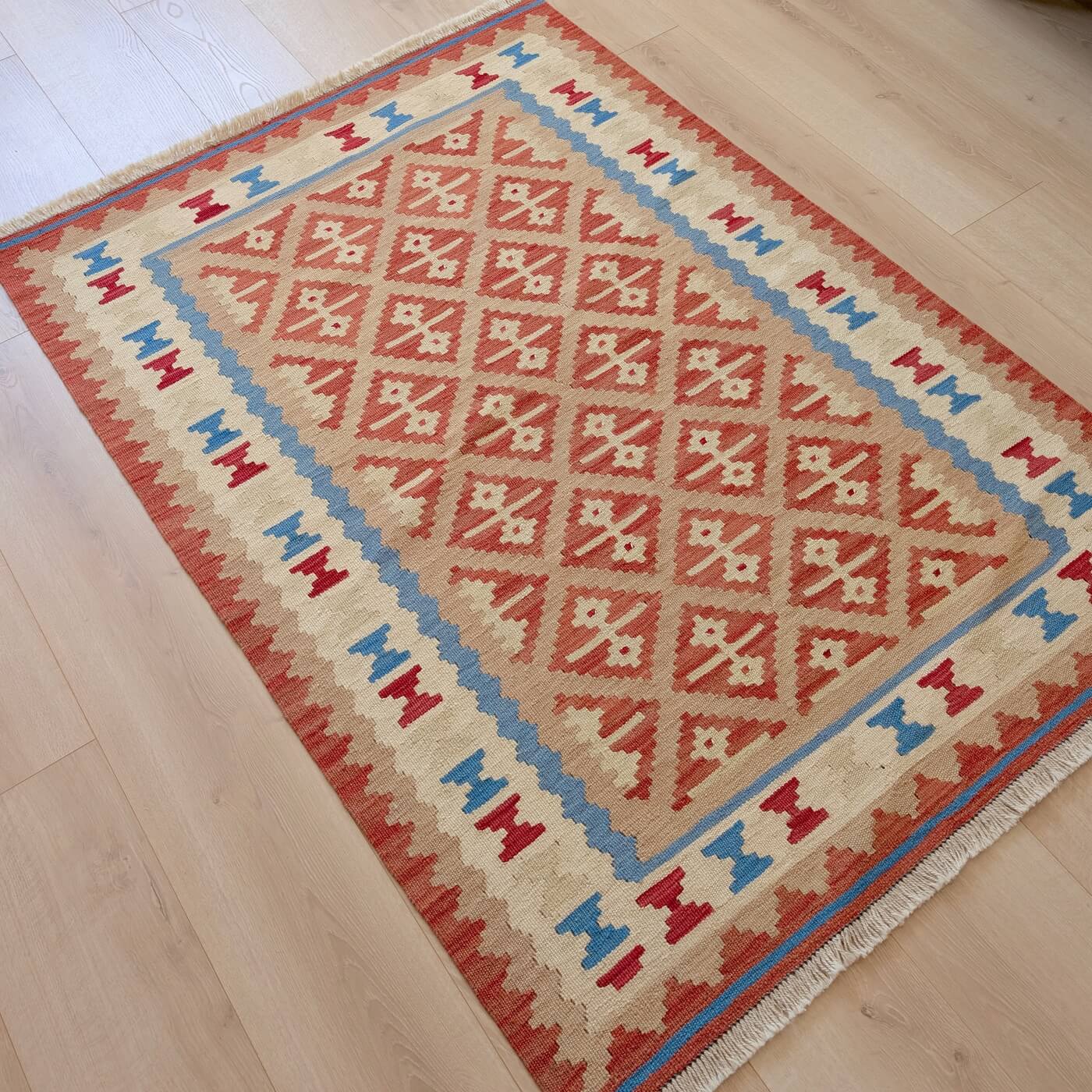 Covor tradițional din lână cu țesătură plata - Kilim Gashghai (150cm x 105cm) - 100% lână virgină - culori calde, forme geometrice - în living