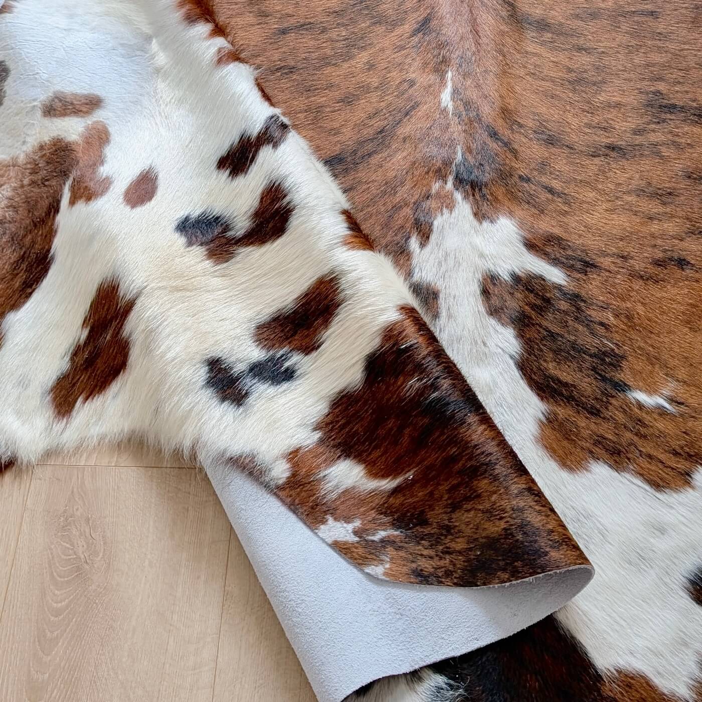 Covor din Piele de Vacă - Exotic (245cm x 230cm) - mărime XXL - calitate premium - zoom 1