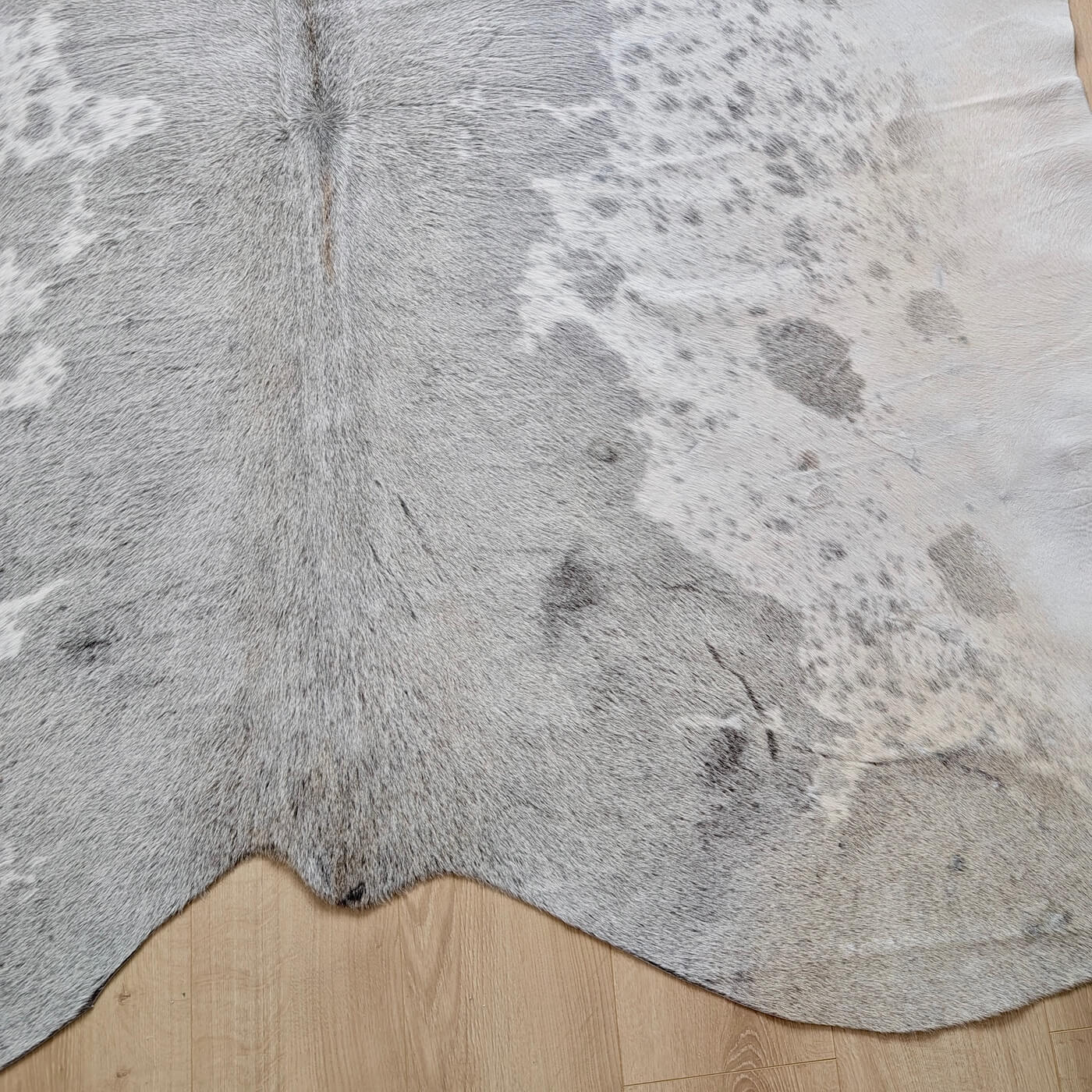 Covor din Piele de Vaca - Gri (235cm x 200cm) - partea de jos