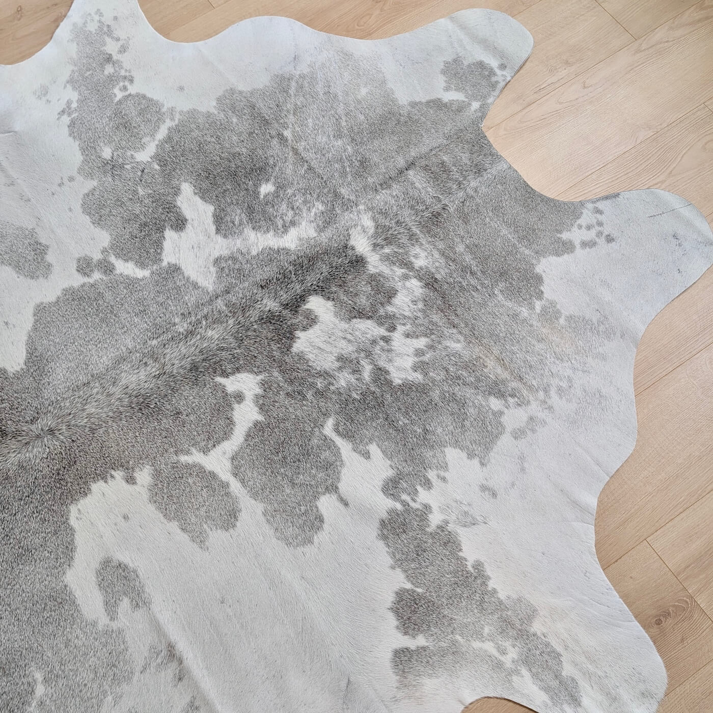 Covor din Piele de Vaca - Gri (230cm x 210cm) - zoom up