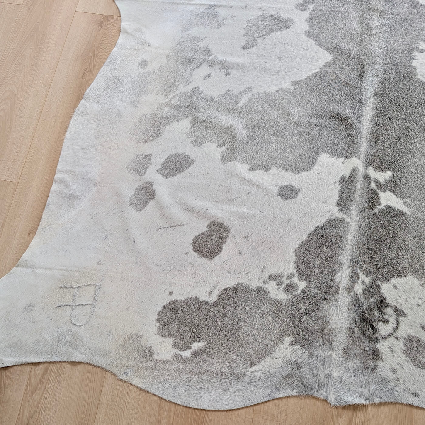 Covor din Piele de Vaca - Gri (230cm x 210cm) - partea de jos