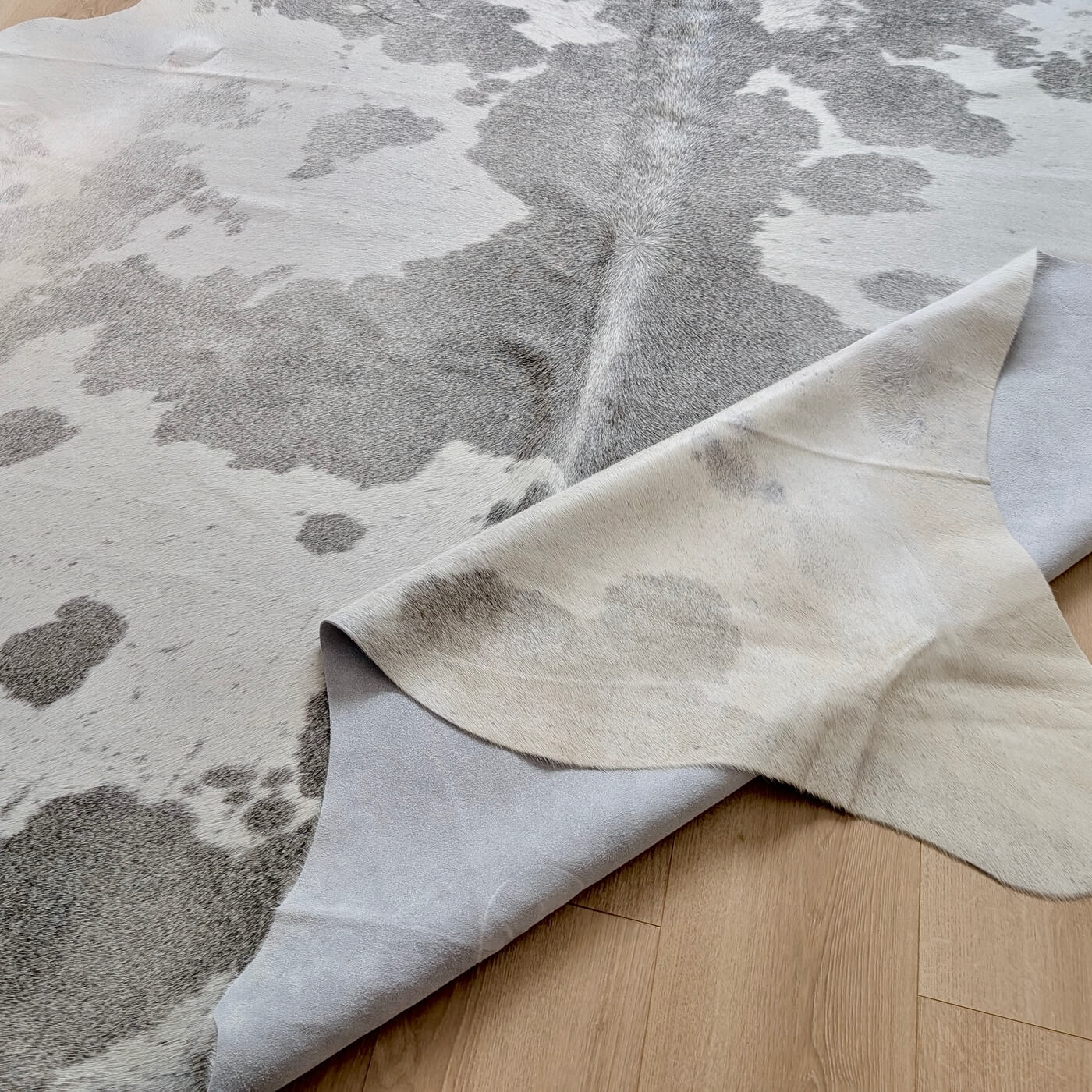 Covor din Piele de Vaca - Gri (230cm x 210cm) - calitate premium