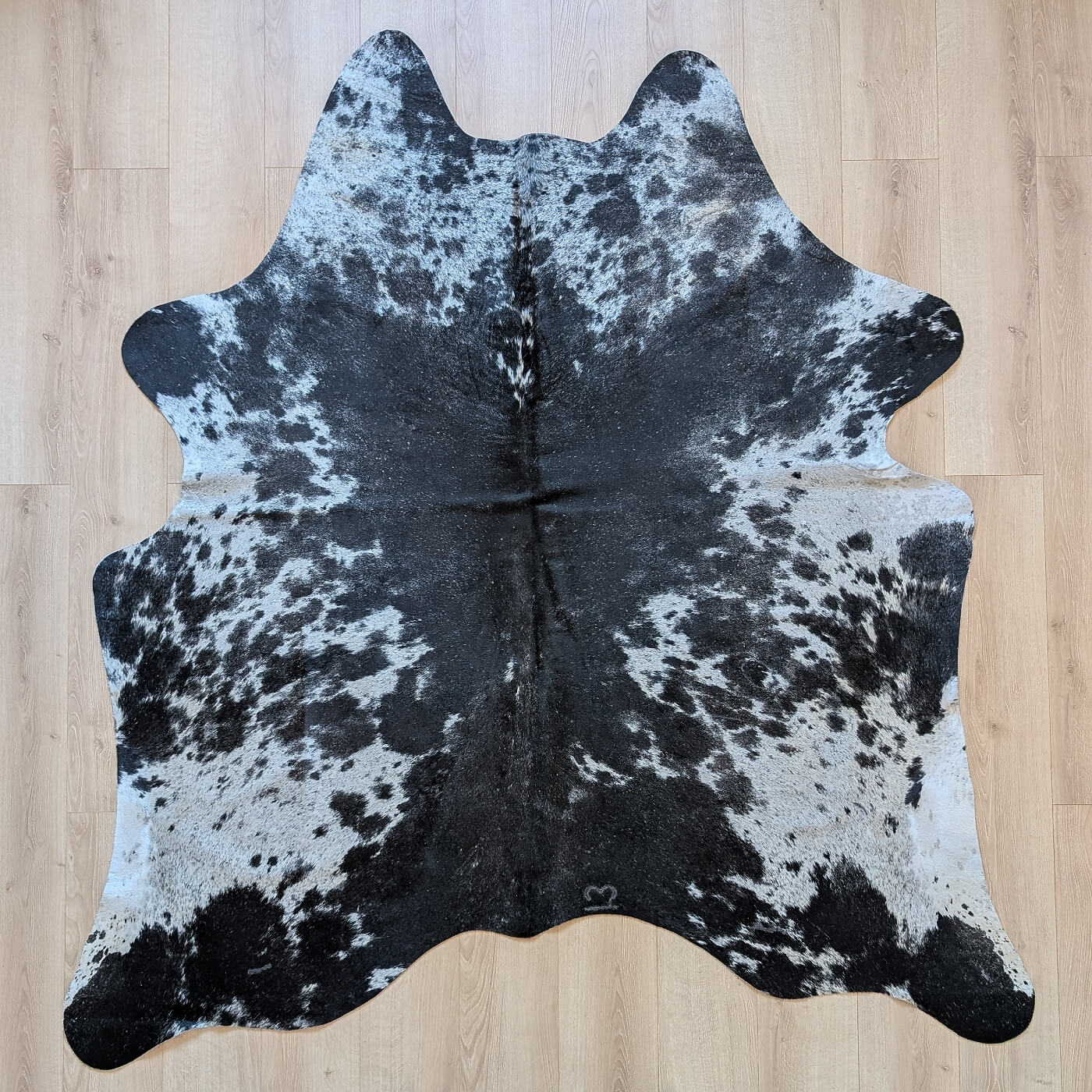 covor din piele de vaca negru pestrit mbch529