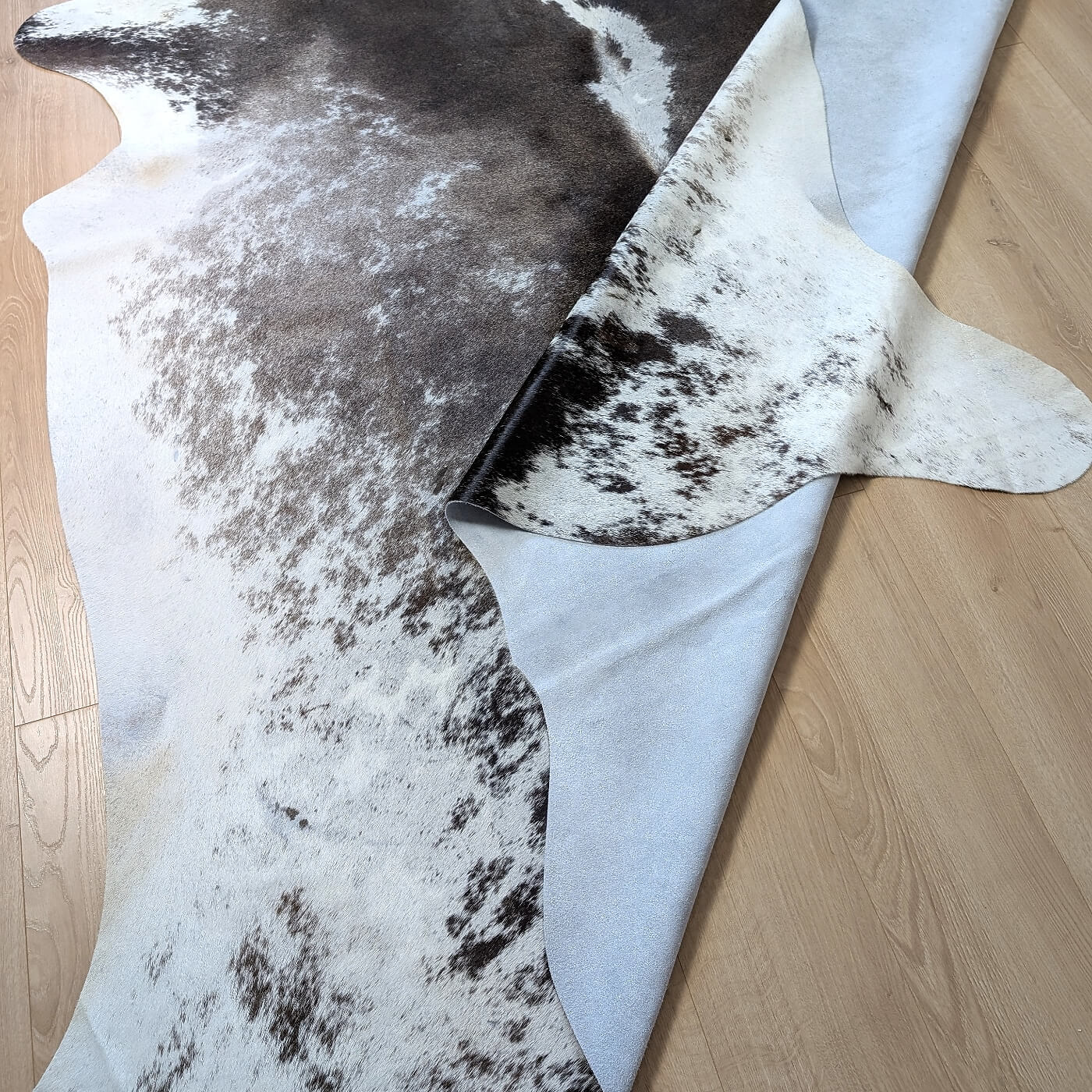 verso piele intoarsa la covor natural de vaca mbch530