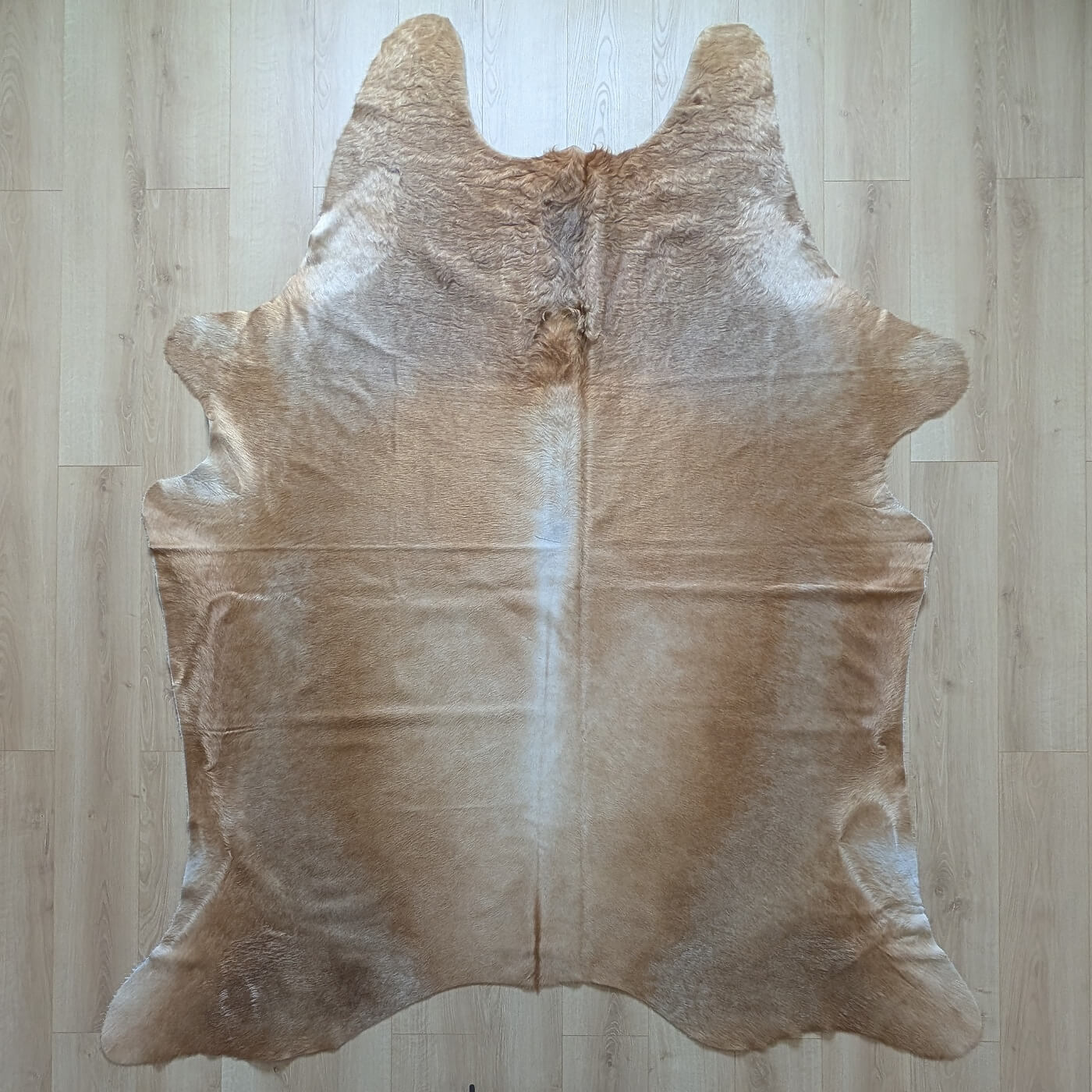 covor din piele de vaca maro caramel mbch533