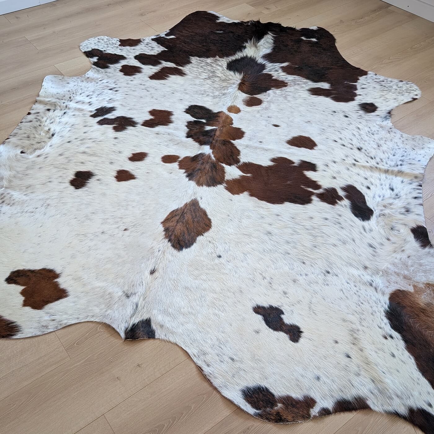 Covor din Piele de Vaca - Tricolor (230cm x 205cm)