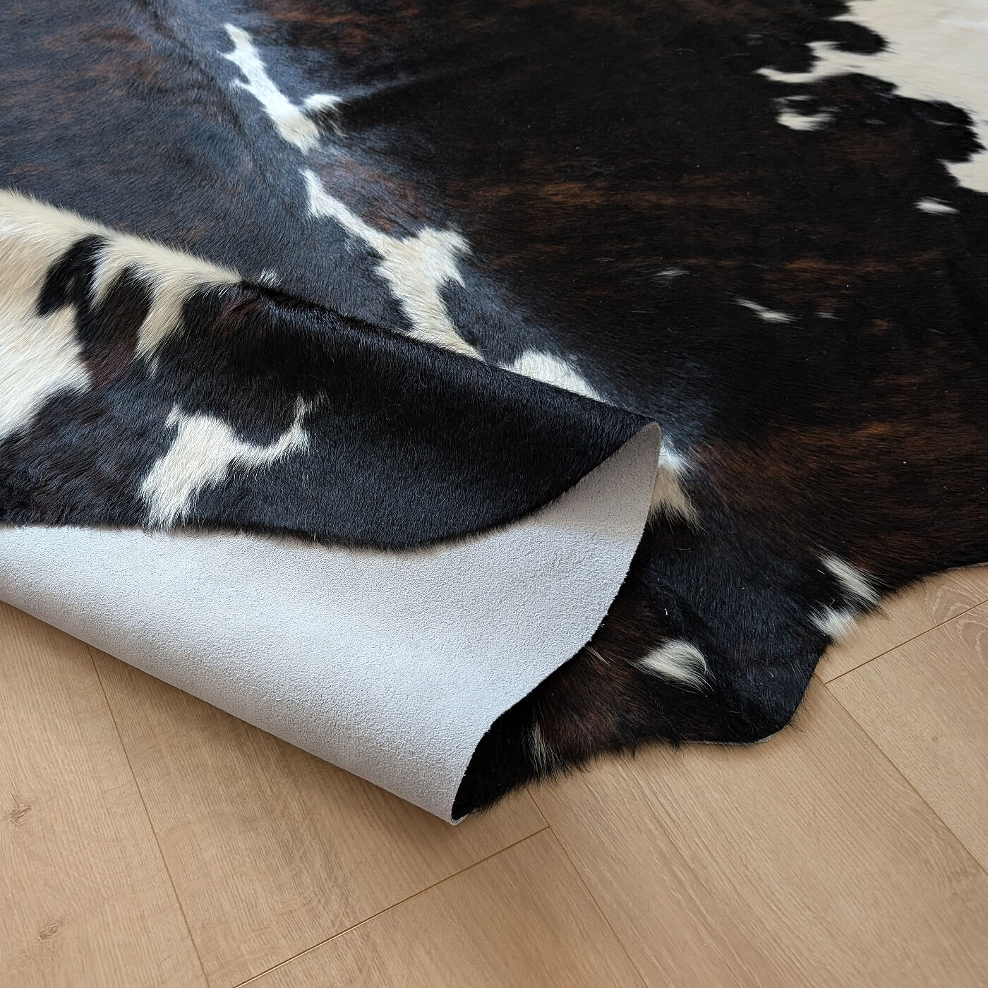 Covor din Piele de Vaca - Tricolor (280cm x 250cm)