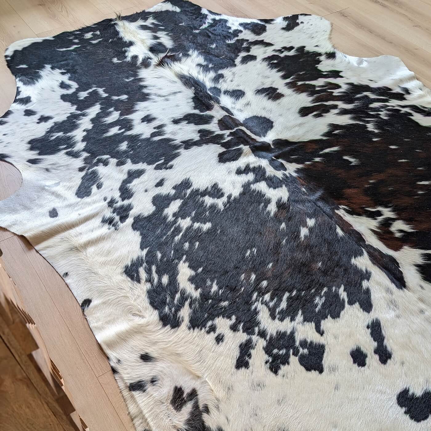 Covor din Piele de Vaca - Tricolor (270cm x 215cm)