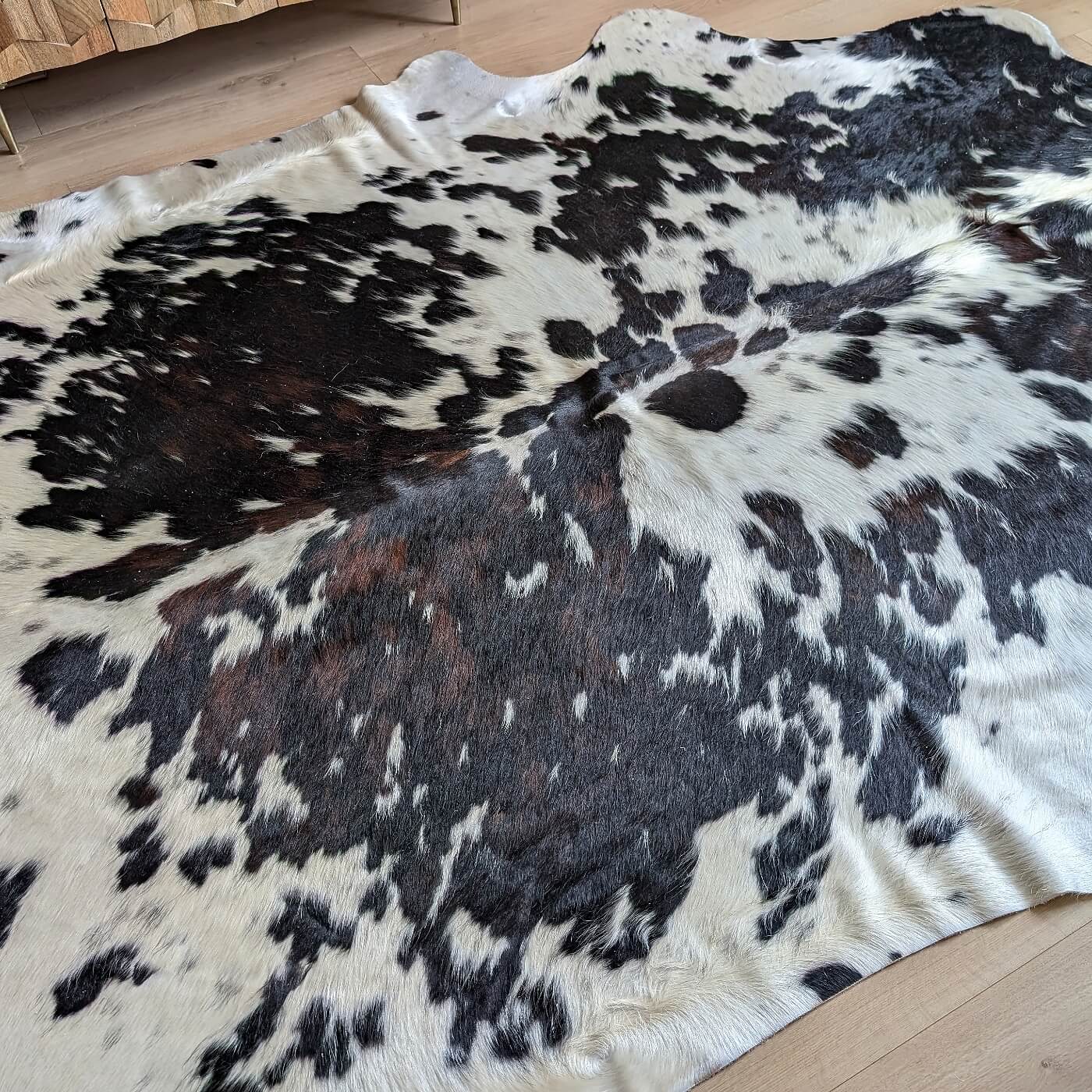 Covor din Piele de Vaca - Tricolor (270cm x 215cm)