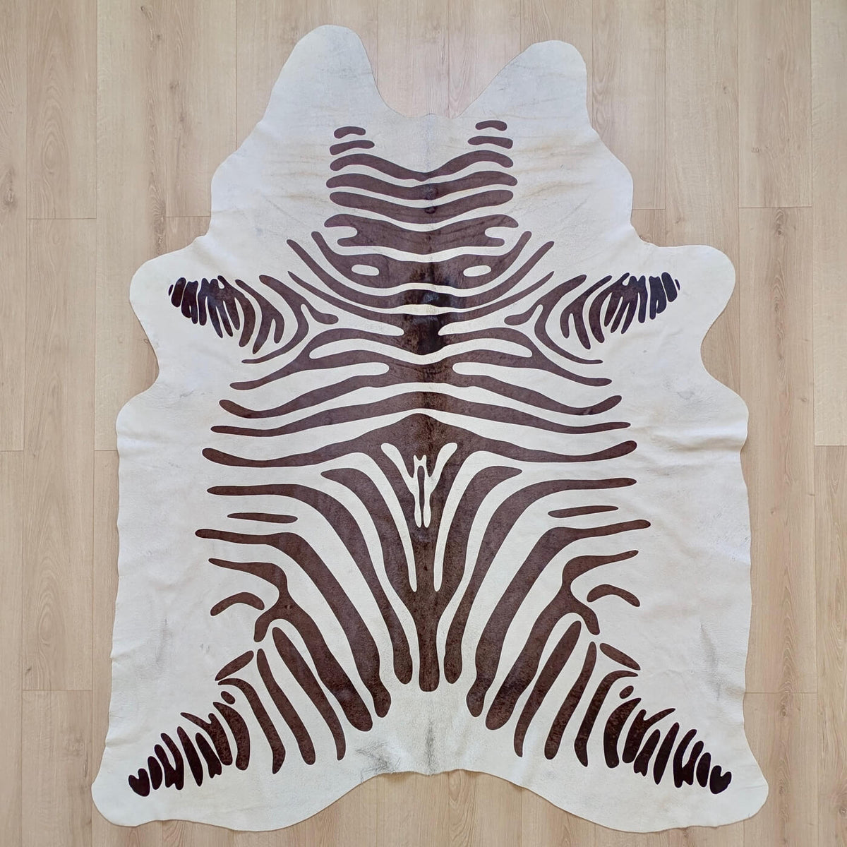 Covor din Piele de Vacă - Animal Print - Imprimeu Zebră (215x180 cm)