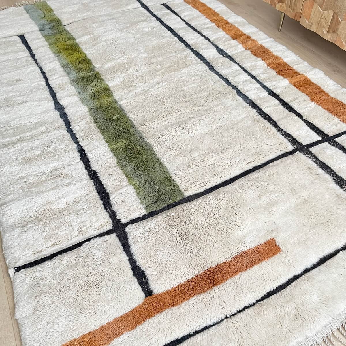 covor premium de lux Beni Mrirt 300x200, realizat din lana organica de artizani din Maroc, dens gros si pufos de calitate exceptionala, stil modern