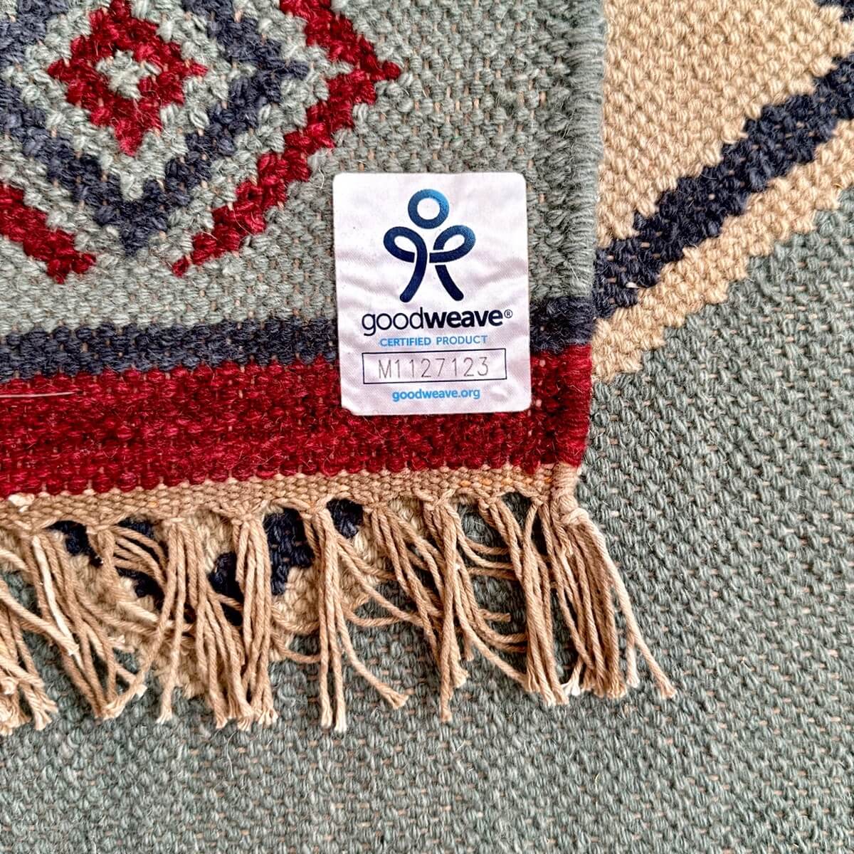 covor kilim Alanya creat traditional manual din lana, model in romburi verde, certificat goodweave