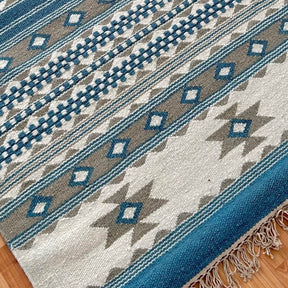 covor traditional kilim Kovalam, tesut manual din lana si bumbac, model cu linii si romburi