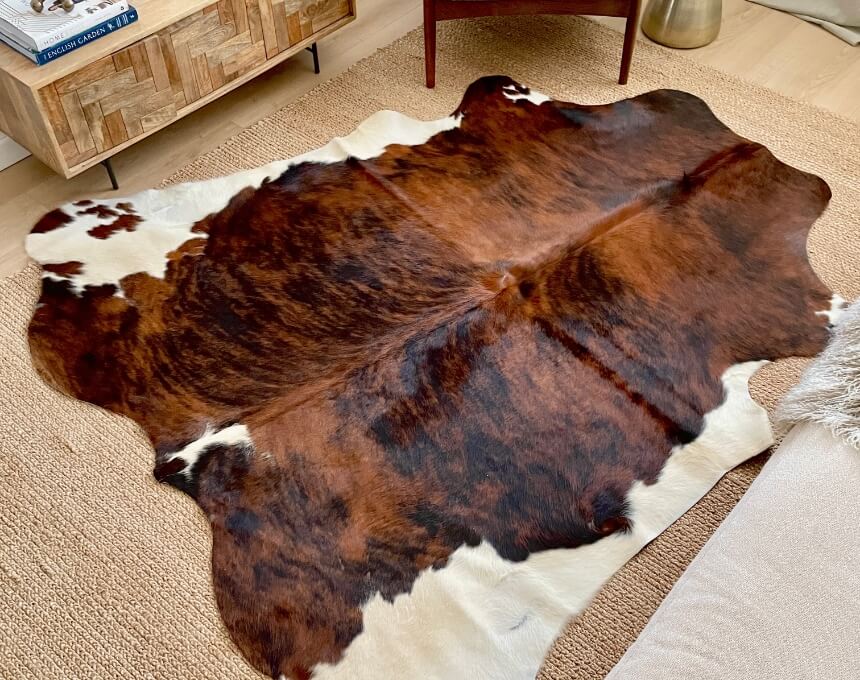 colectia de piei de vaca si covoare din piele fotografiate individual