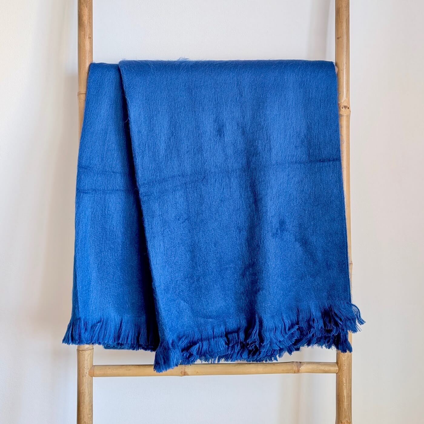 Pătură luxoasă de canapea din lână de alpaca, Albastru Cobalt - 1