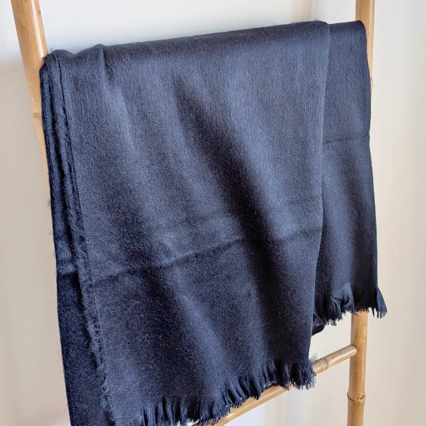 Pătură luxoasă de canapea din lână de alpaca, Albastru Marin - 2