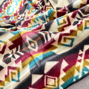 patura reversibila din lana de alpaca chimborazo model multi colora, zoom