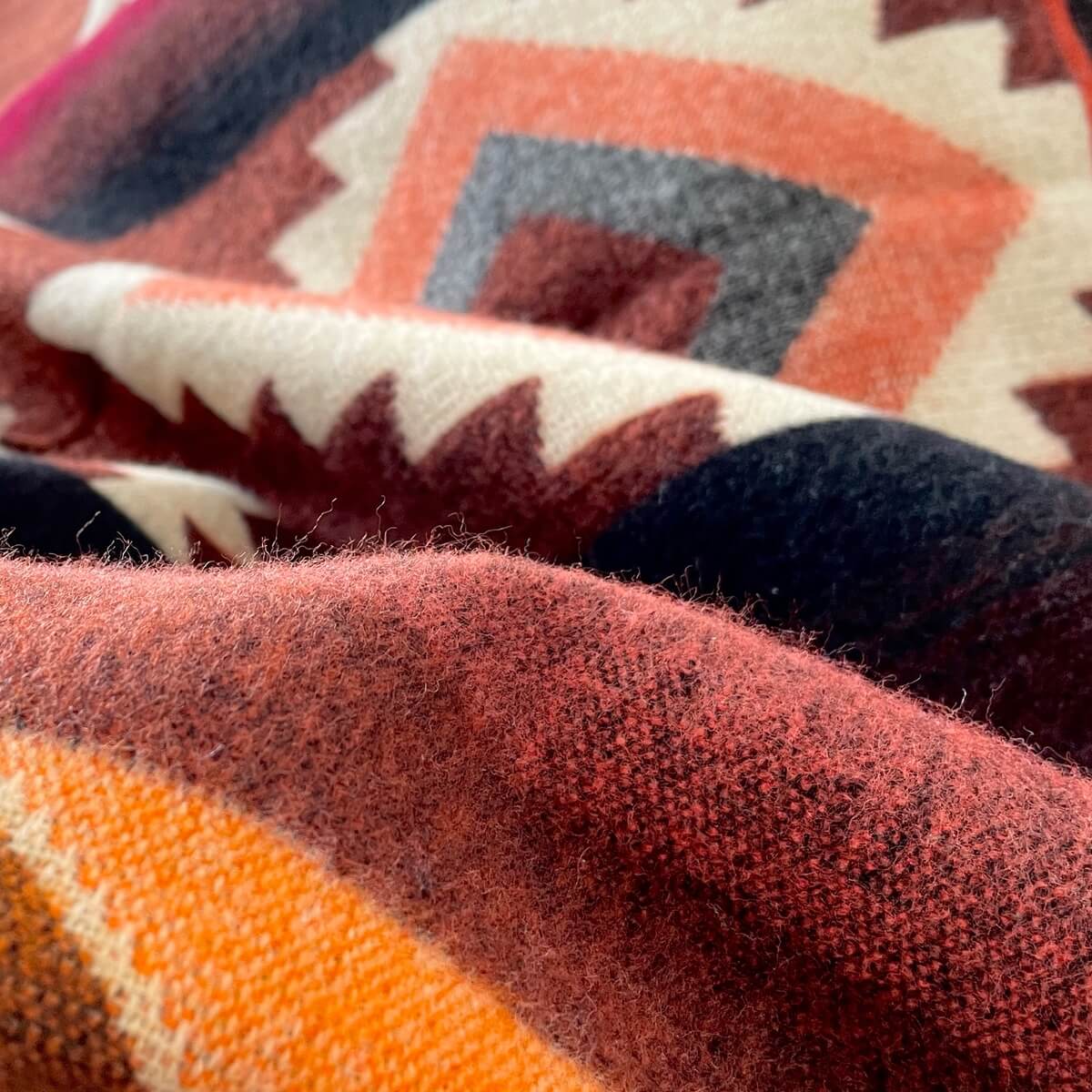 patura reversibila din lana alpaca quilotoa nuante pamantii de rosu, zoom 2