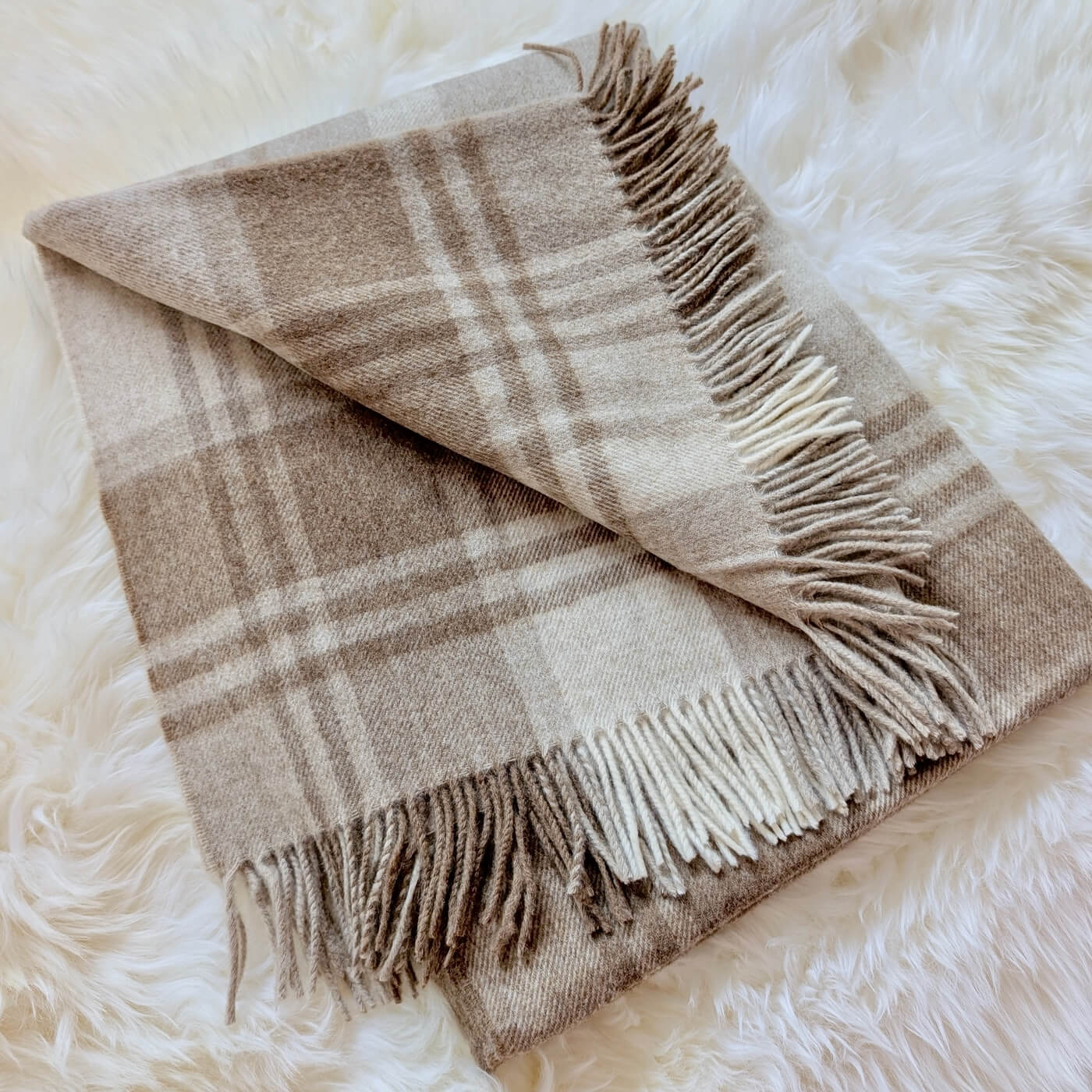 Pătură 100% din lână Merino Port Ellen, Bej & Crem - model britanic în carouri - premium