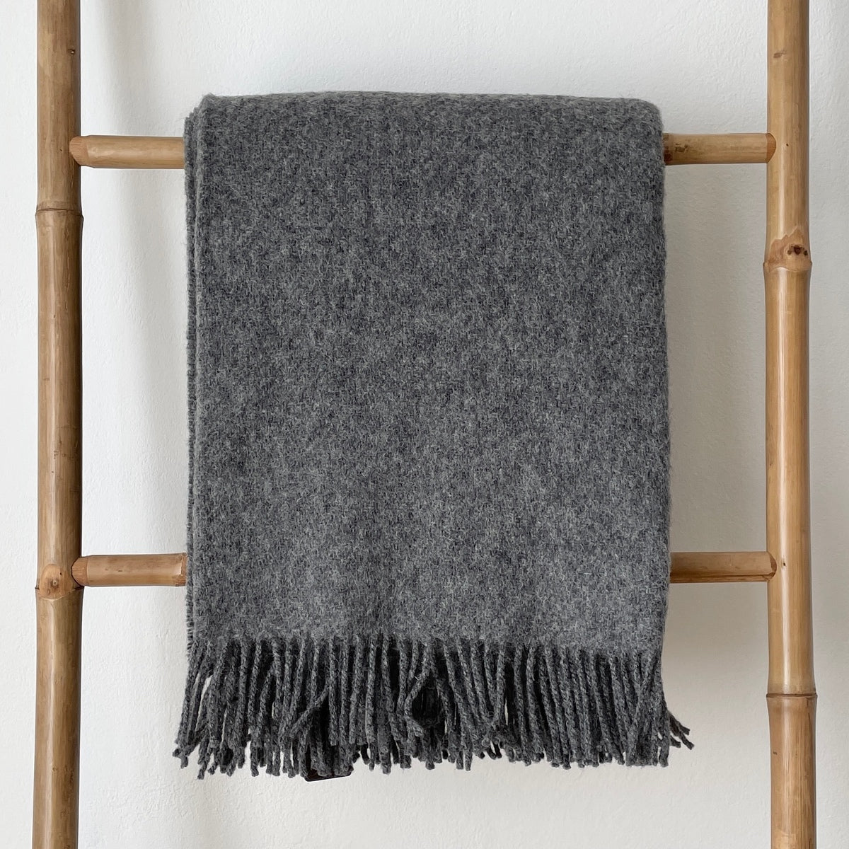 patura gri 100% din lana de merino Milan, mango+bloom