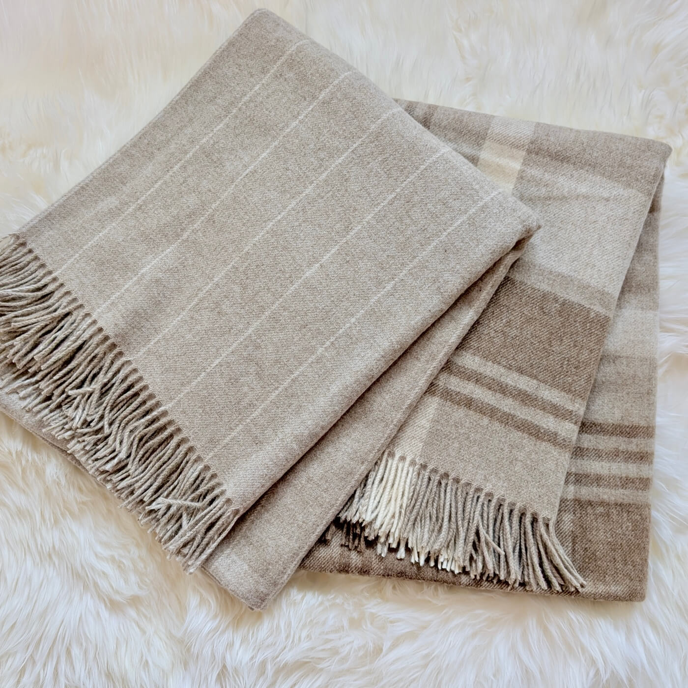 Pături 100% din lână Merino culori neutre bej și crem, modele elegante britanice Bronte by Moon