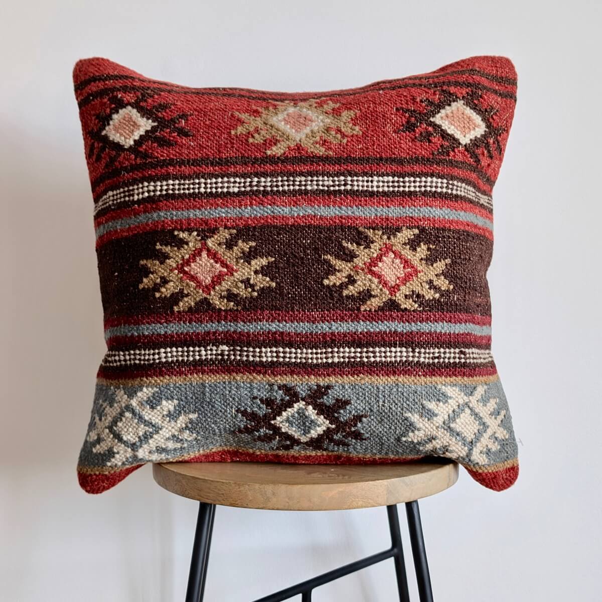 Perna Decorativa Kilim Zanskar cu modele aztece, patrata