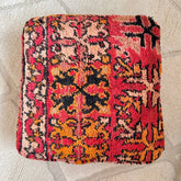 perna de podea marocana creata dintr-un covor pufos din lana vintage, mango+bloom