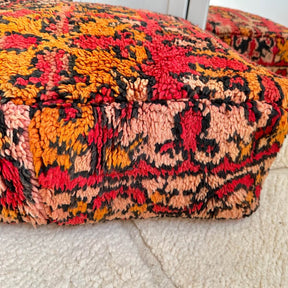 perna de podea marocana creata dintr-un covor pufos din lana vintage, zoom1