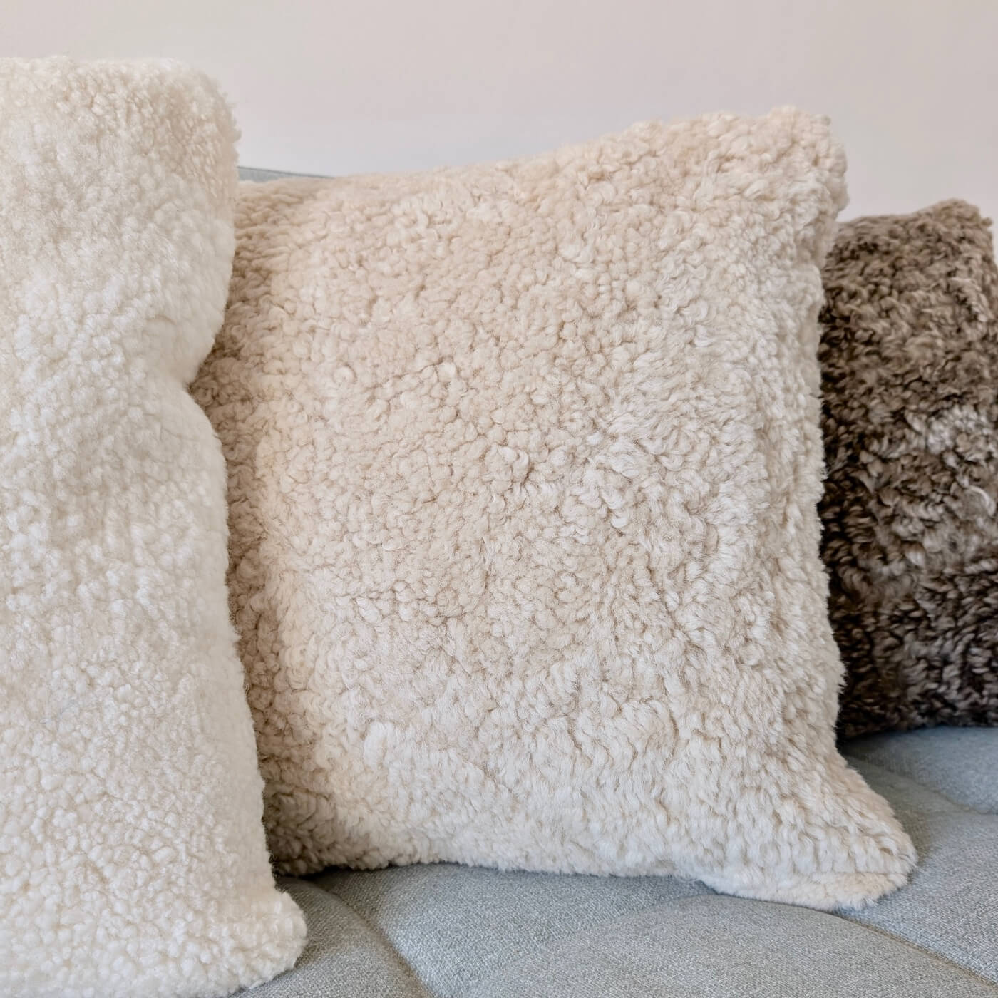 Perne Decorative din Blana de Oaie Scurta Creata Australiana - alba, bej si maro